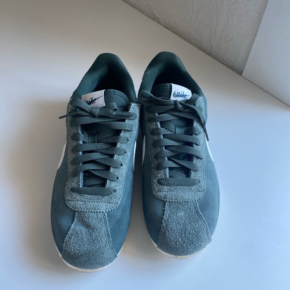 Nike Men's Teal and White Sneakers - Picture 3 of 7